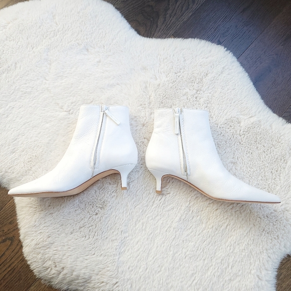 NWOT Reformation Charlotte Minimilist White Leather Booties - Picture 6 of 11